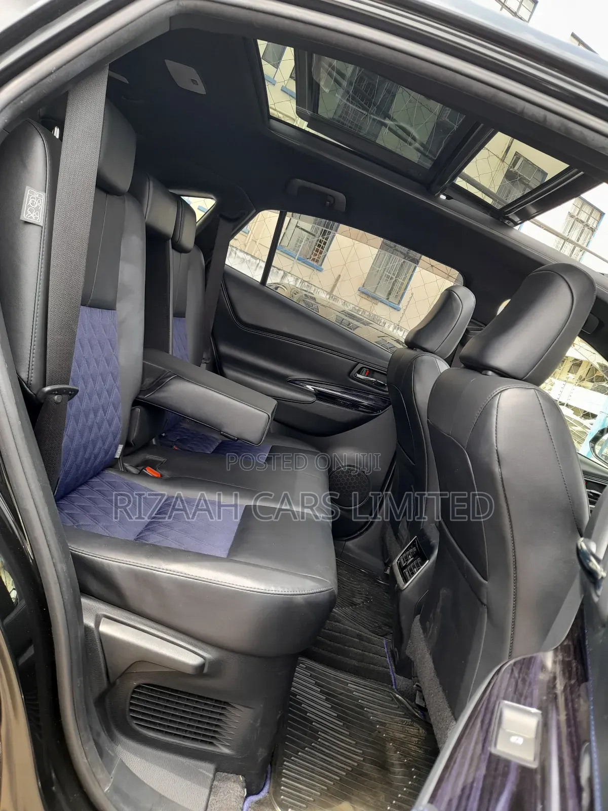 Toyota Harrier 2.0 2018 Black