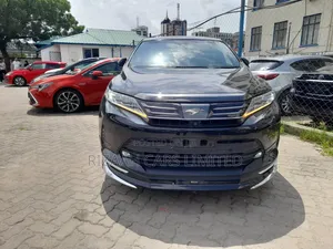 Toyota Harrier 2.0 2018 Black