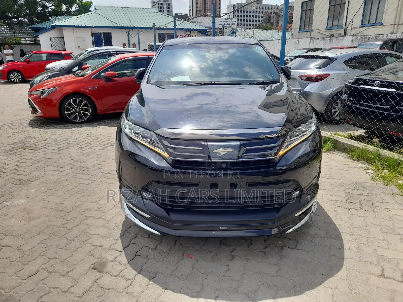 Toyota Harrier 2.0 2018 Black