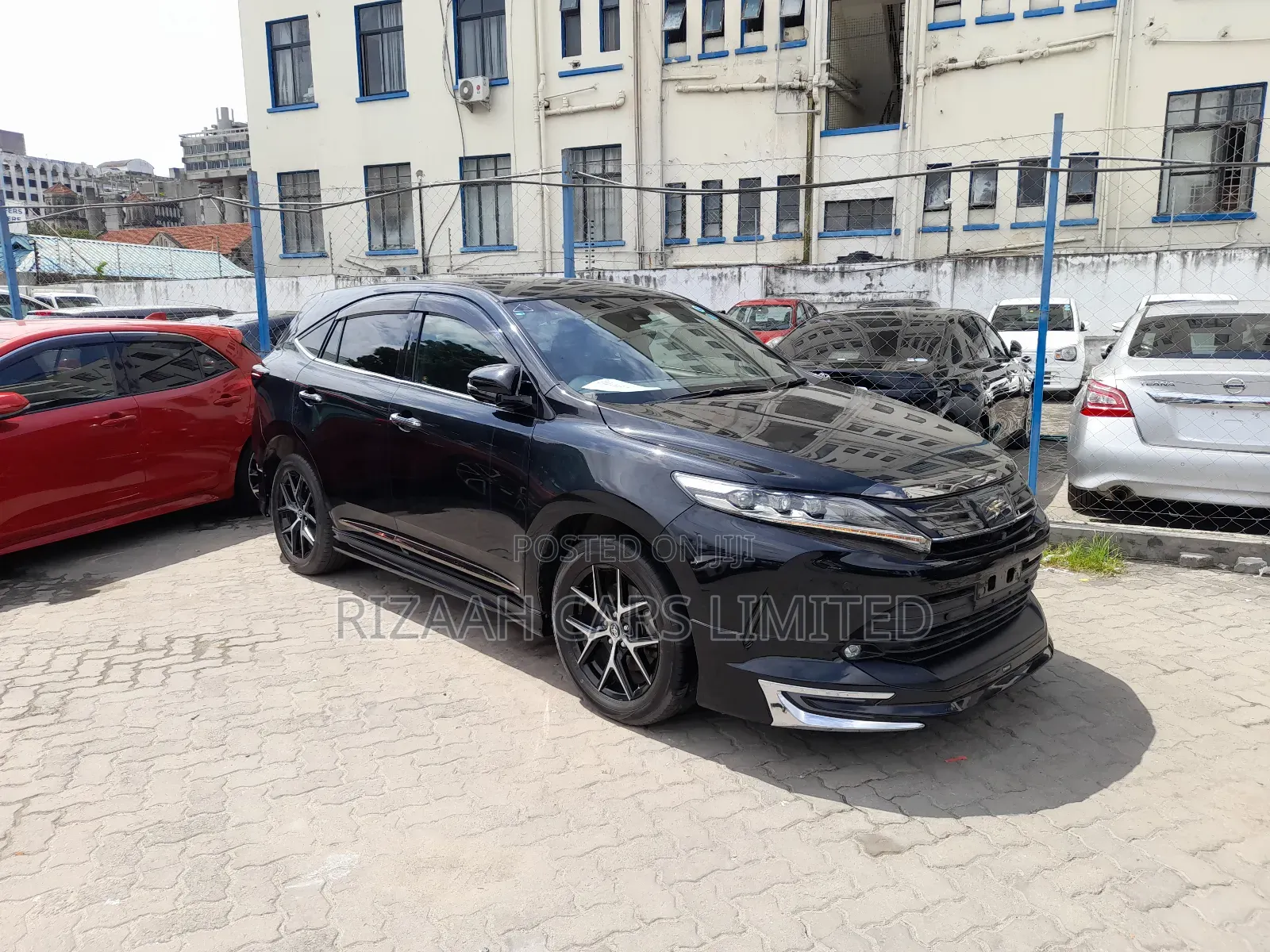Toyota Harrier 2.0 2018 Black