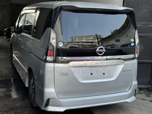 Nissan Serena 2019 Silver