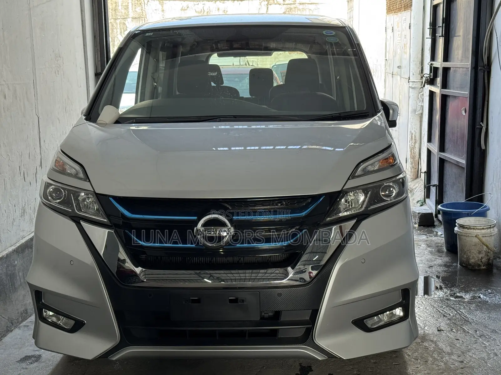 Nissan Serena 2019 Silver