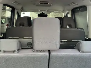 Nissan Serena 2019 Silver