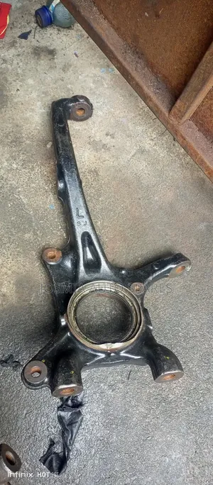 Toyota V8 Knuckle Arm