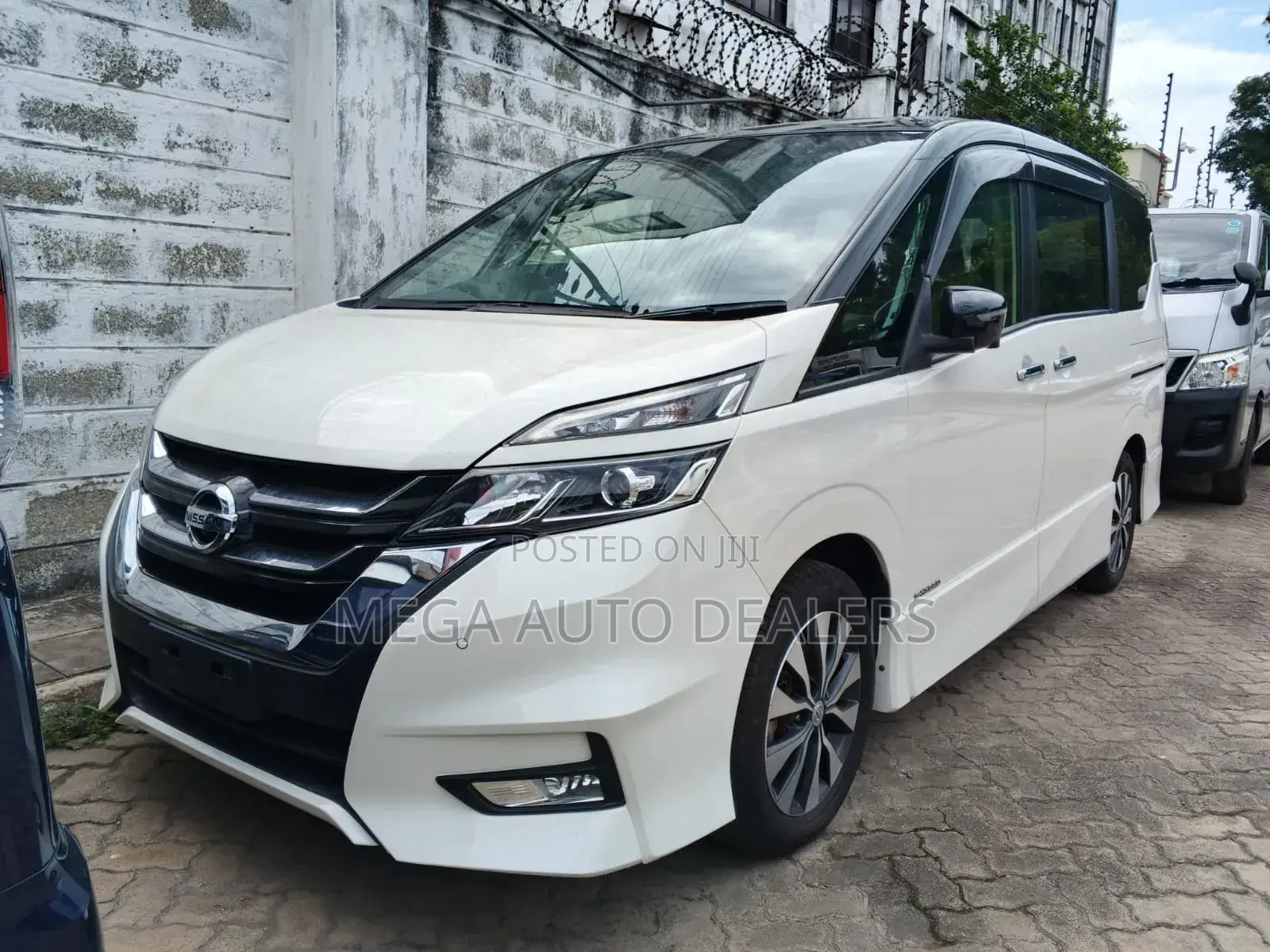 Nissan Serena 2018 White