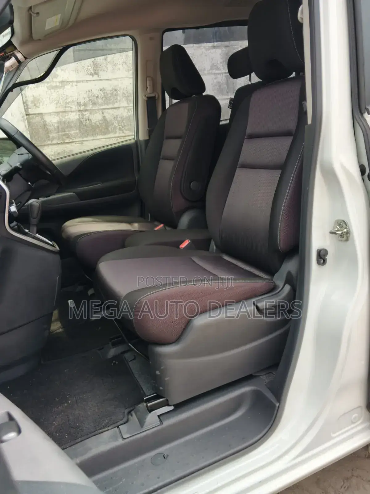 Nissan Serena 2018 White