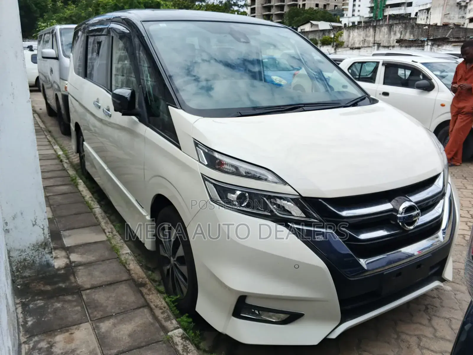Nissan Serena 2018 White