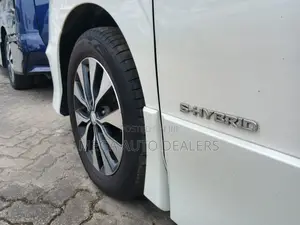 Nissan Serena 2018 White