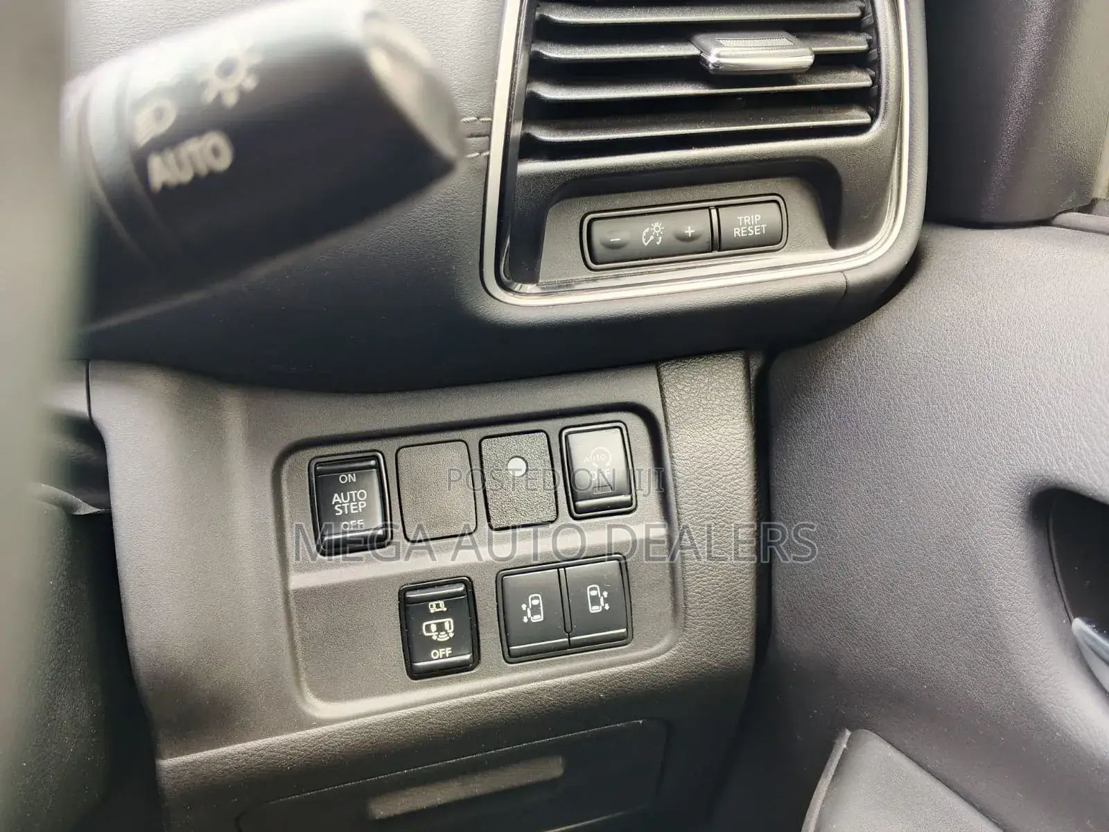 Nissan Serena 2018 White