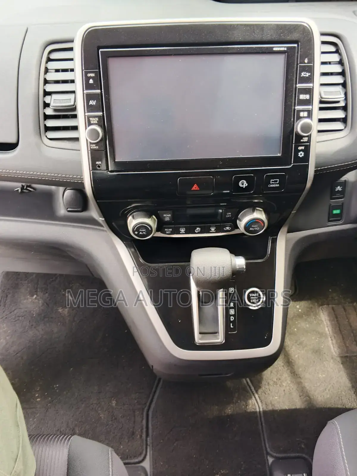 Nissan Serena 2018 White