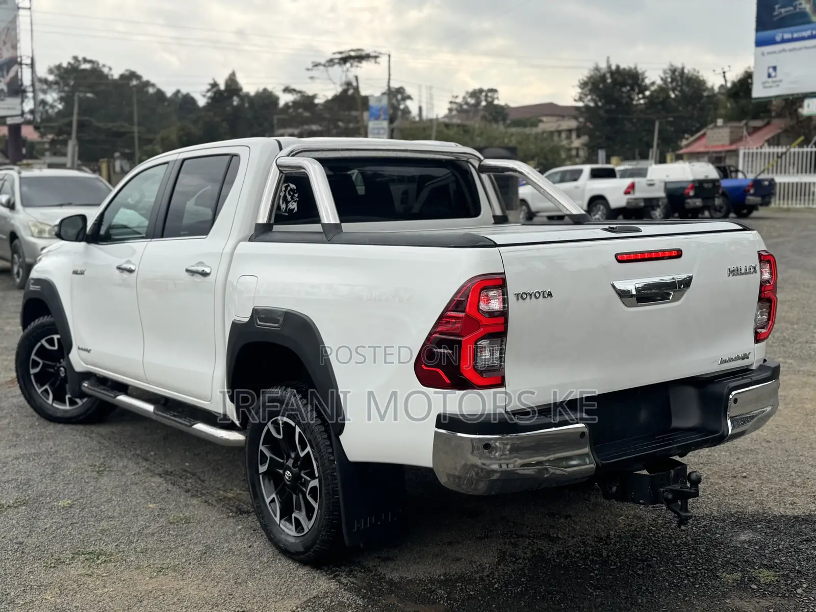 Toyota Hilux Revo Double Cab Deisel 2.4 AWD 2019 White