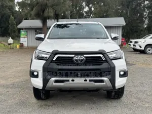 Toyota Hilux Revo Double Cab Deisel 2.4 AWD 2019 White
