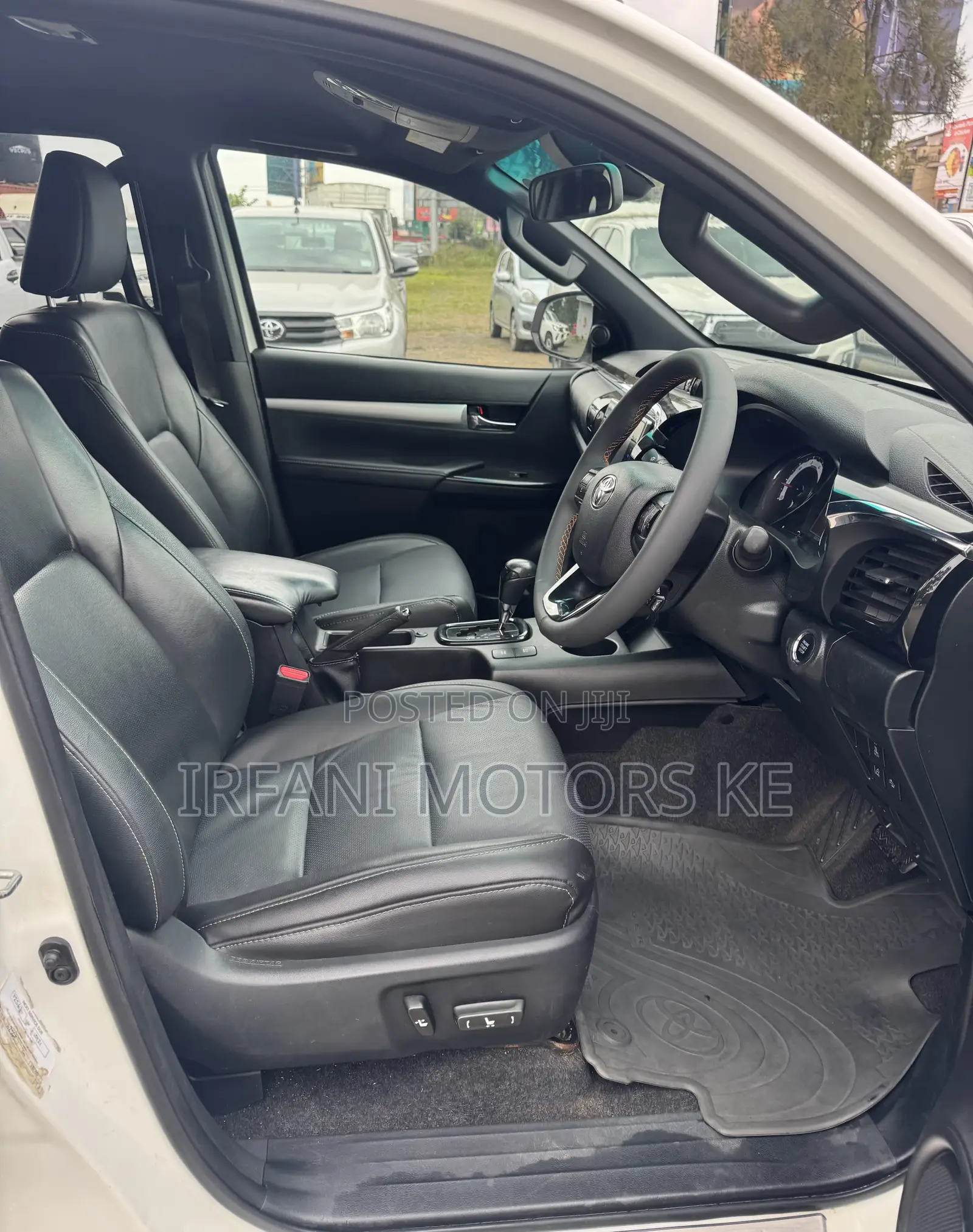 Toyota Hilux Revo Double Cab Deisel 2.4 AWD 2019 White