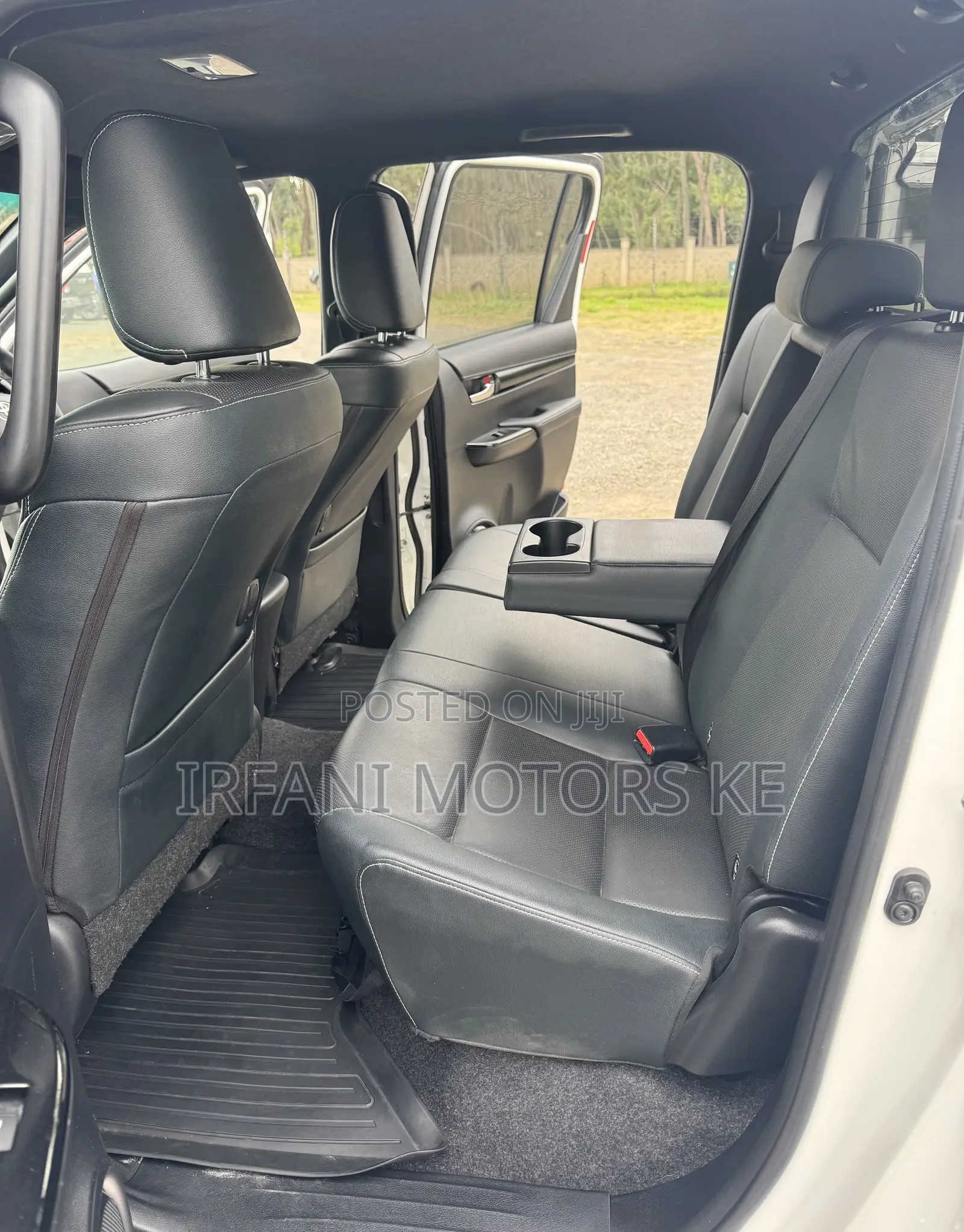 Toyota Hilux Revo Double Cab Deisel 2.4 AWD 2019 White