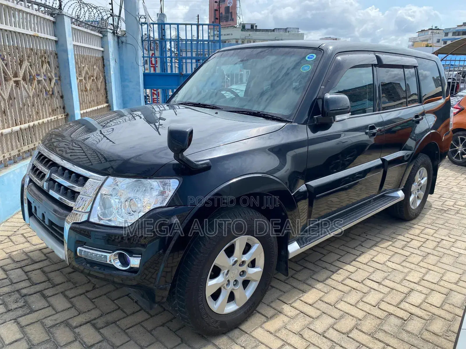 Mitsubishi Pajero 2018 Black