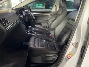 Volkswagen Golf 2018 White