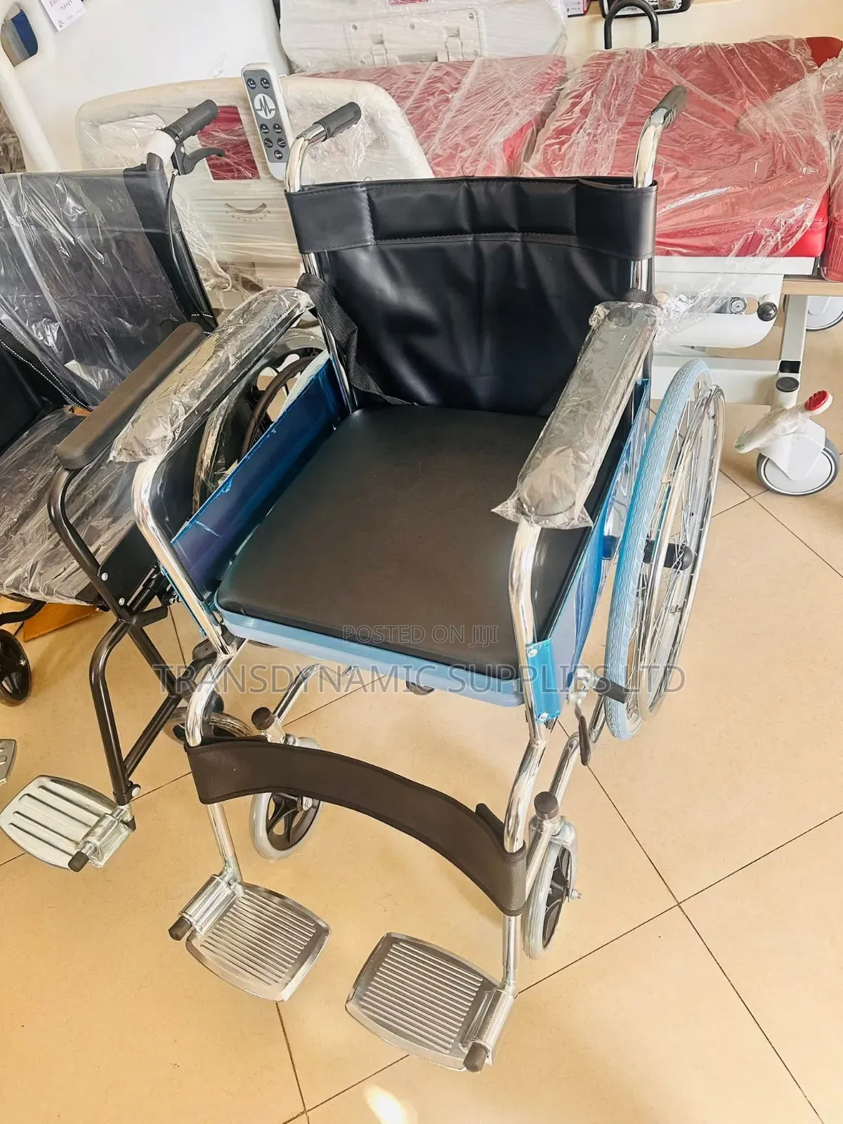 Folding Wheelchair With Toilet Seat