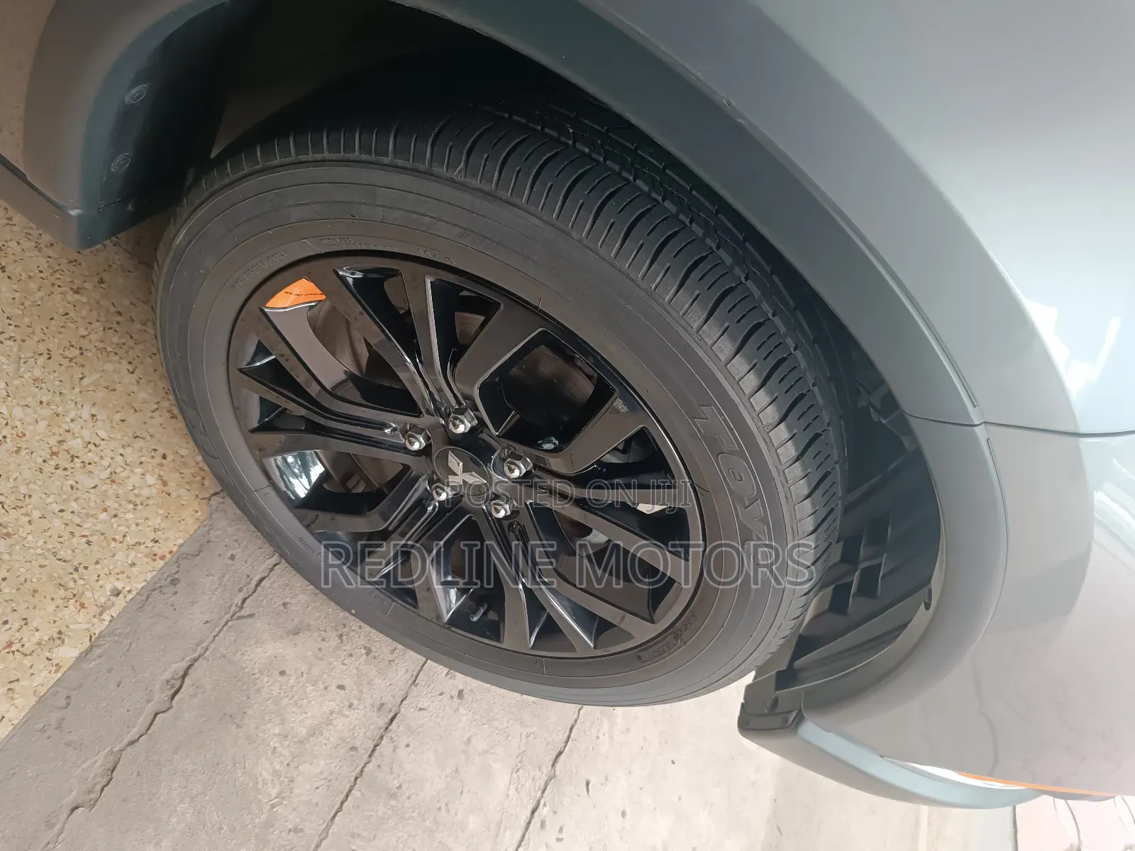 Mitsubishi Outlander 2018 Gray