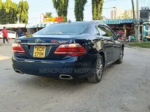 Toyota Crown 2011 Blue