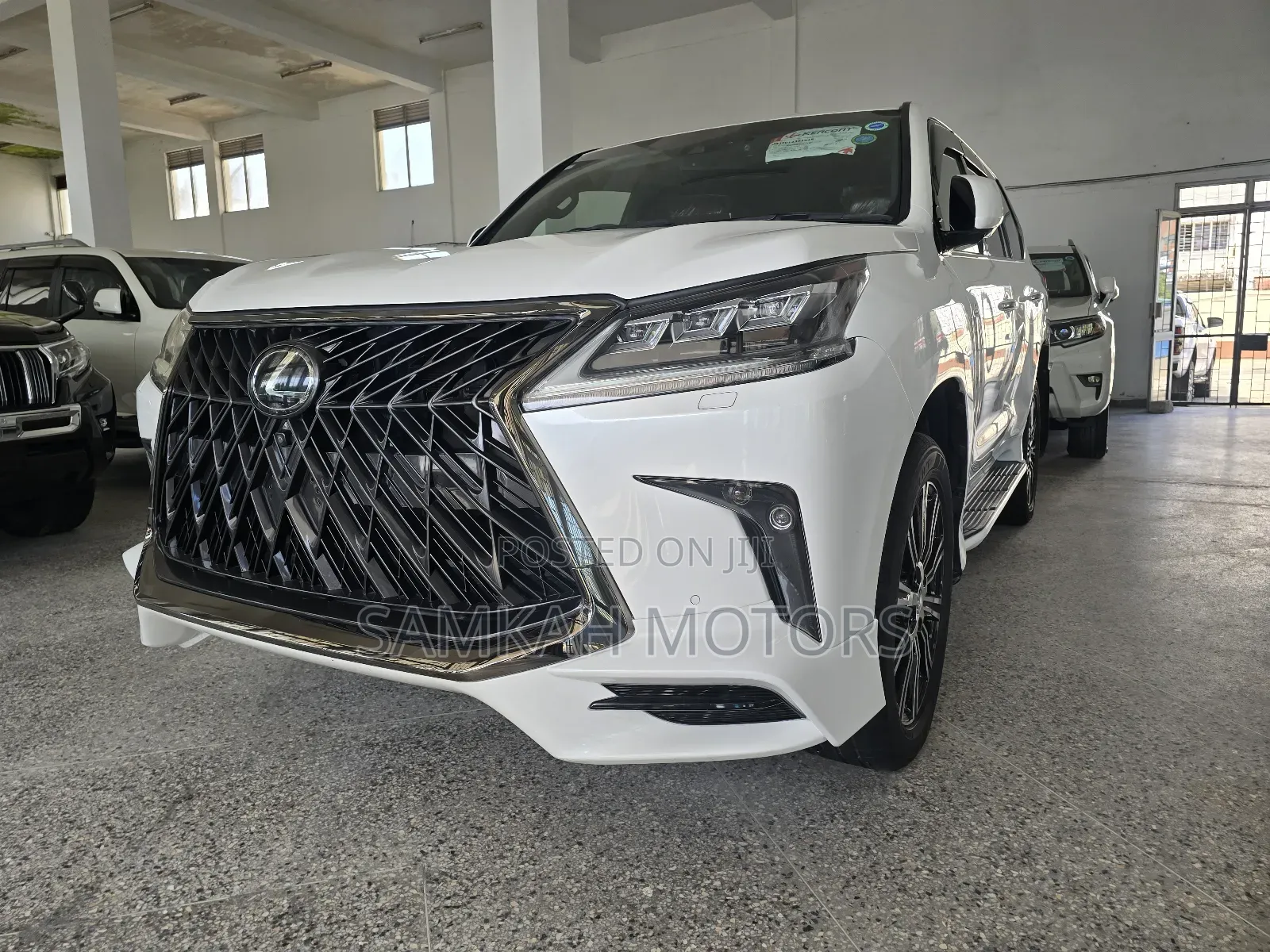 Lexus LX 2020 White