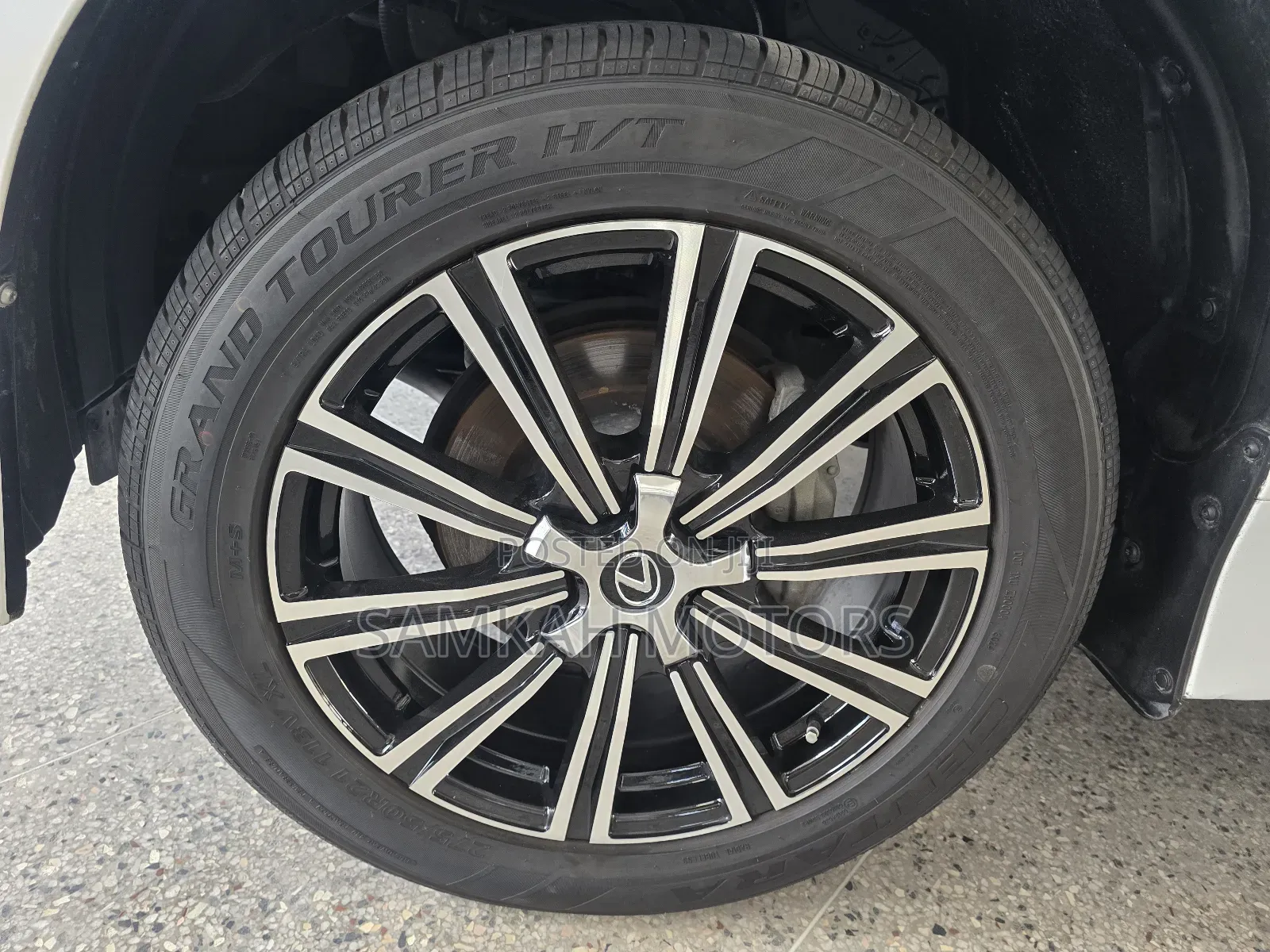 Lexus LX 2020 White