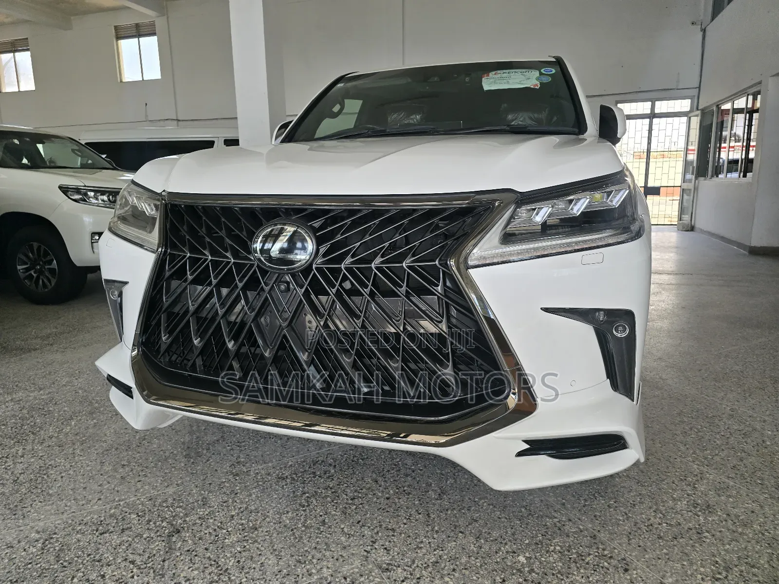 Lexus LX 2020 White