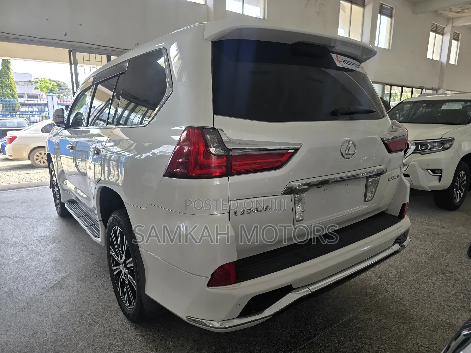 Lexus LX 2020 White