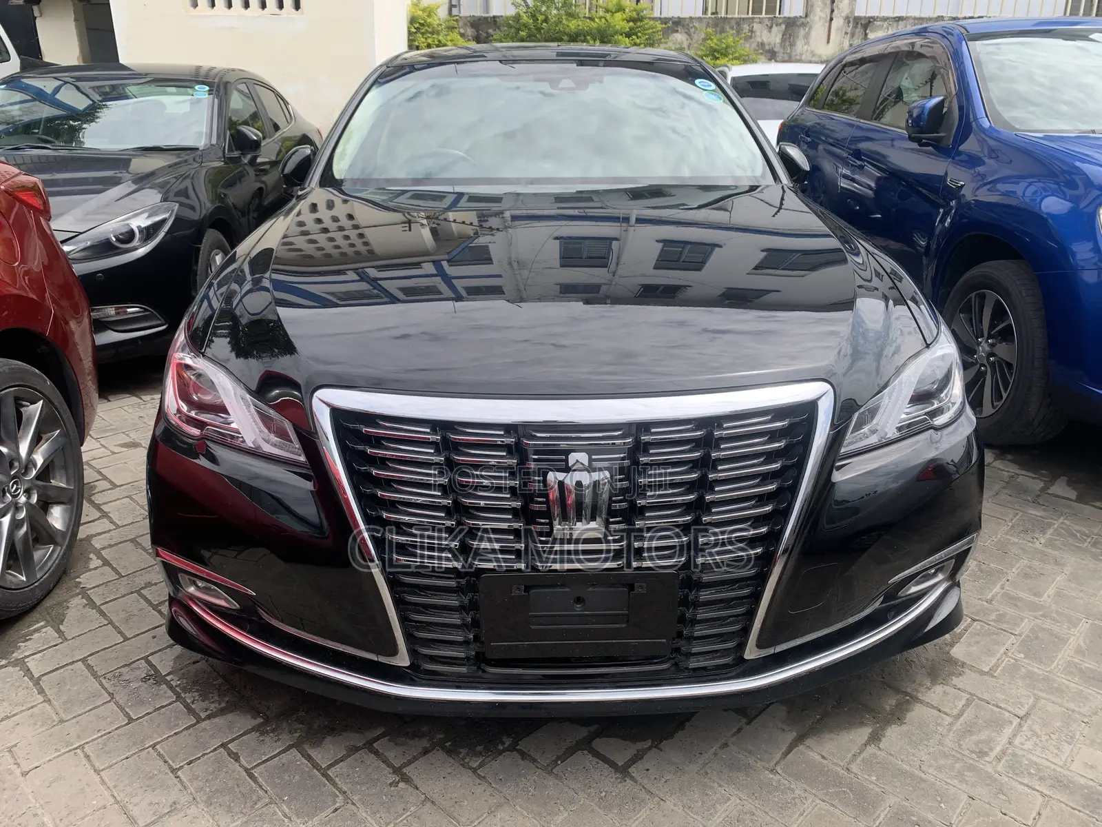 Toyota Crown 2018 Black