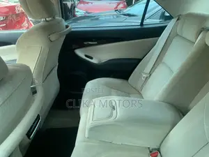 Toyota Crown 2018 Black