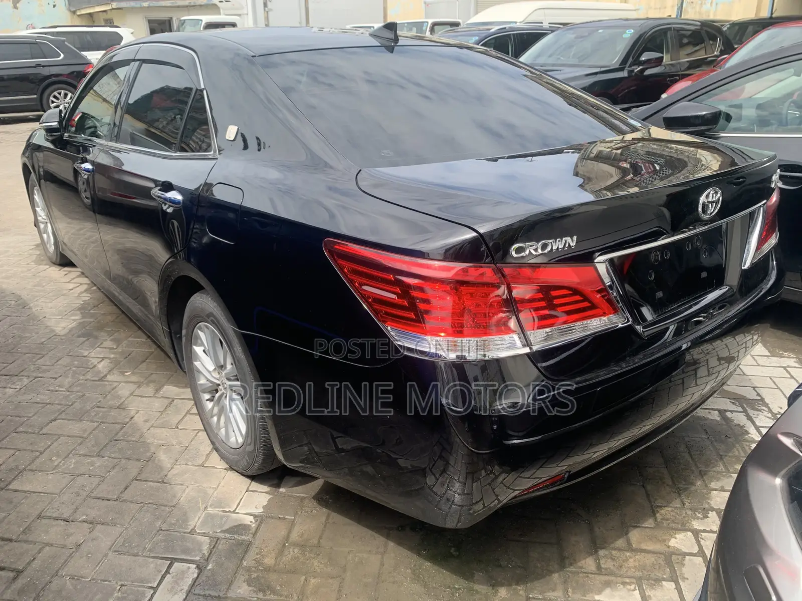 Toyota Crown 2018 Black