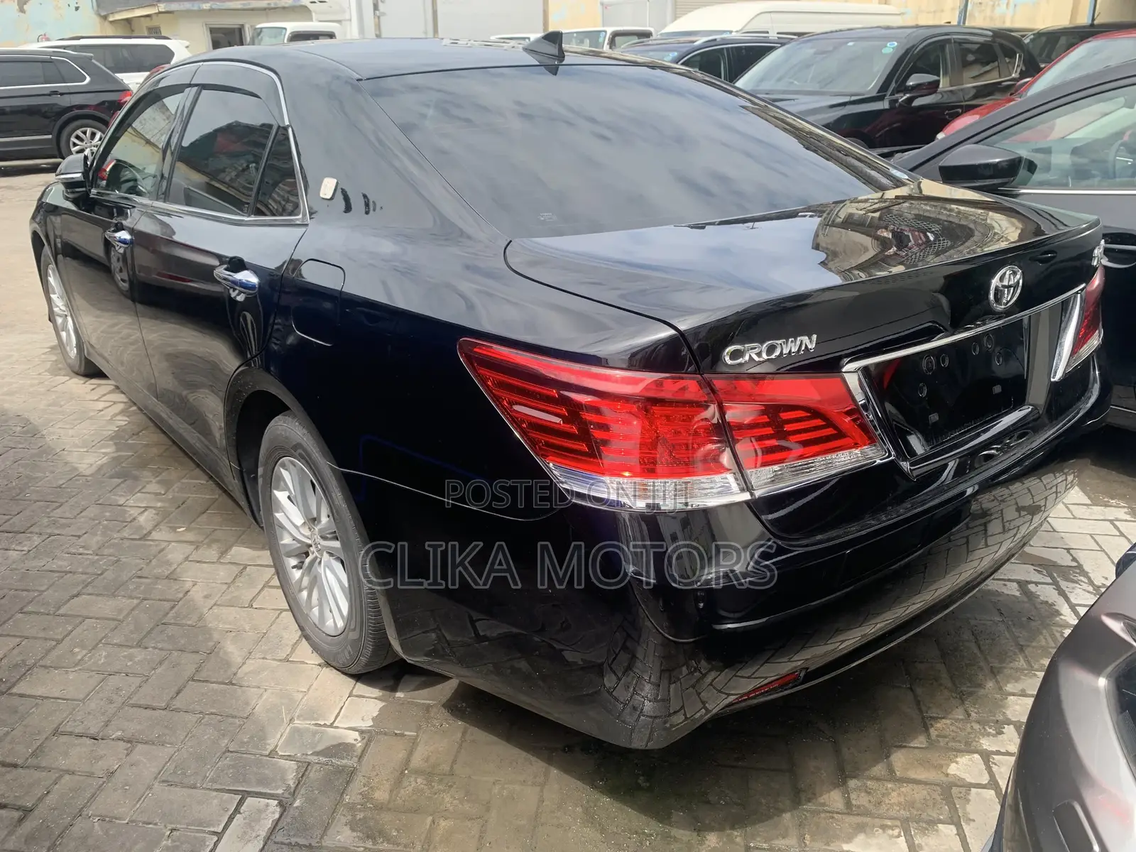 Toyota Crown 2018 Black