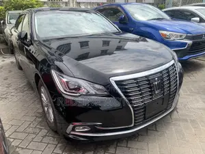 Toyota Crown 2018 Black
