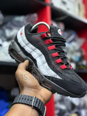 Airmax95 Liverpool Black and Gym Red Size 40-45