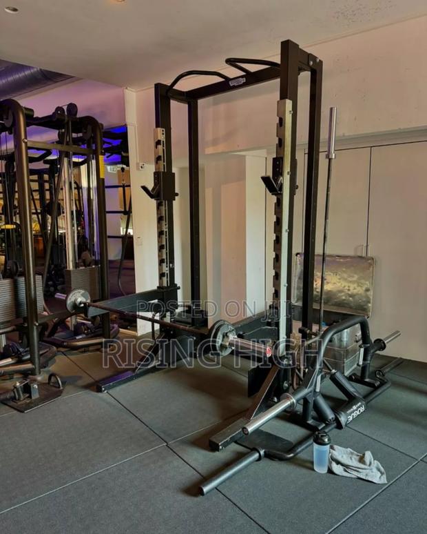 Gym Cable Crossover Station
