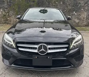 Mercedes-Benz C180 2018 Black