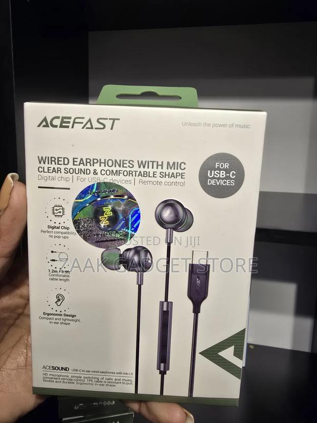 Wired Earphones With Mic Type C - main view