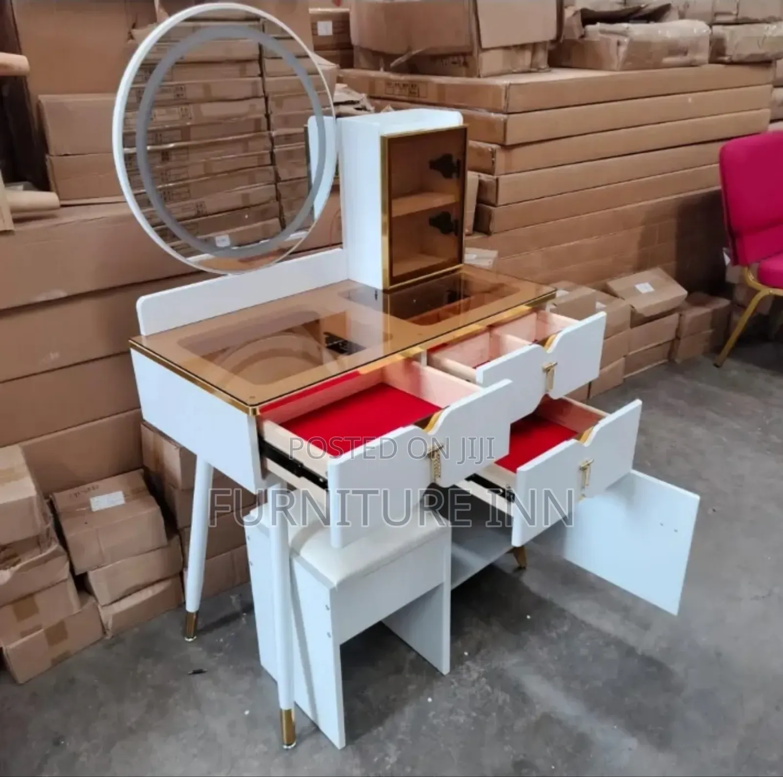 Ladies Beautiful Dressing Table.