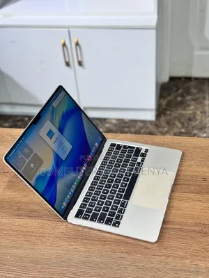 Laptop Apple MacBook Air 2023 M2 16GB Apple M2 SSD 256GB
