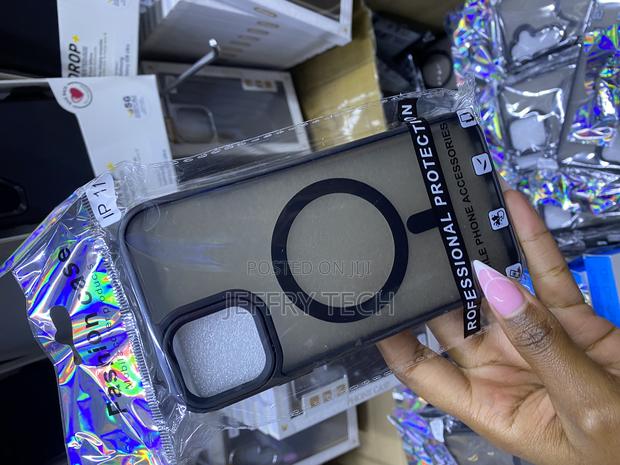 Jetech Magnetic Transluscent Case for iPhone 11 - thumbnail 3