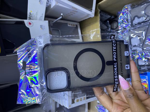 Jetech Magnetic Transluscent Case for iPhone 11 - thumbnail 4