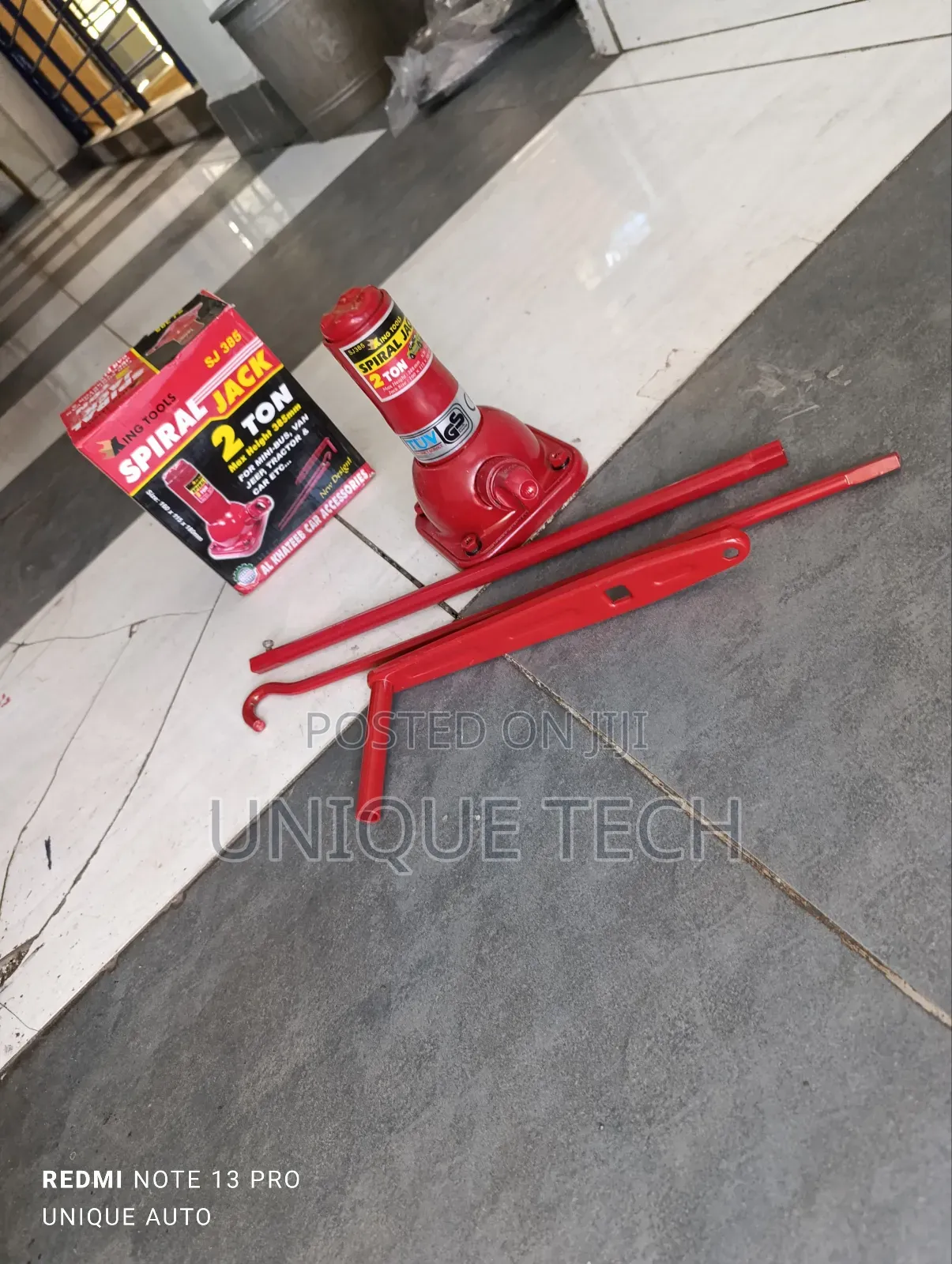 2t Spiral Car Jack – Compact Hand Crank Lifter
