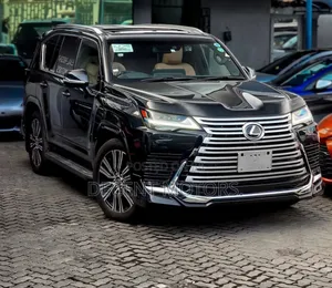 Lexus LX 2022 Black