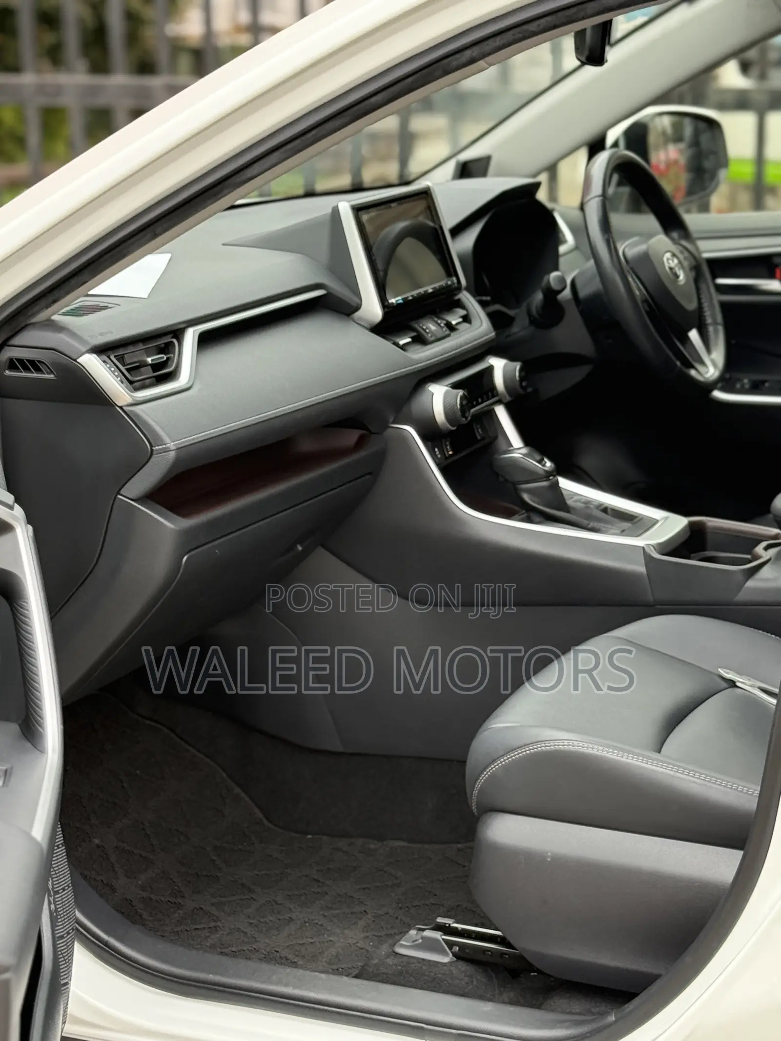 Toyota RAV4 2019 Pearl