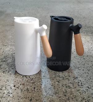 Hot and Cold Flasks 1ltr Each - thumbnail 2