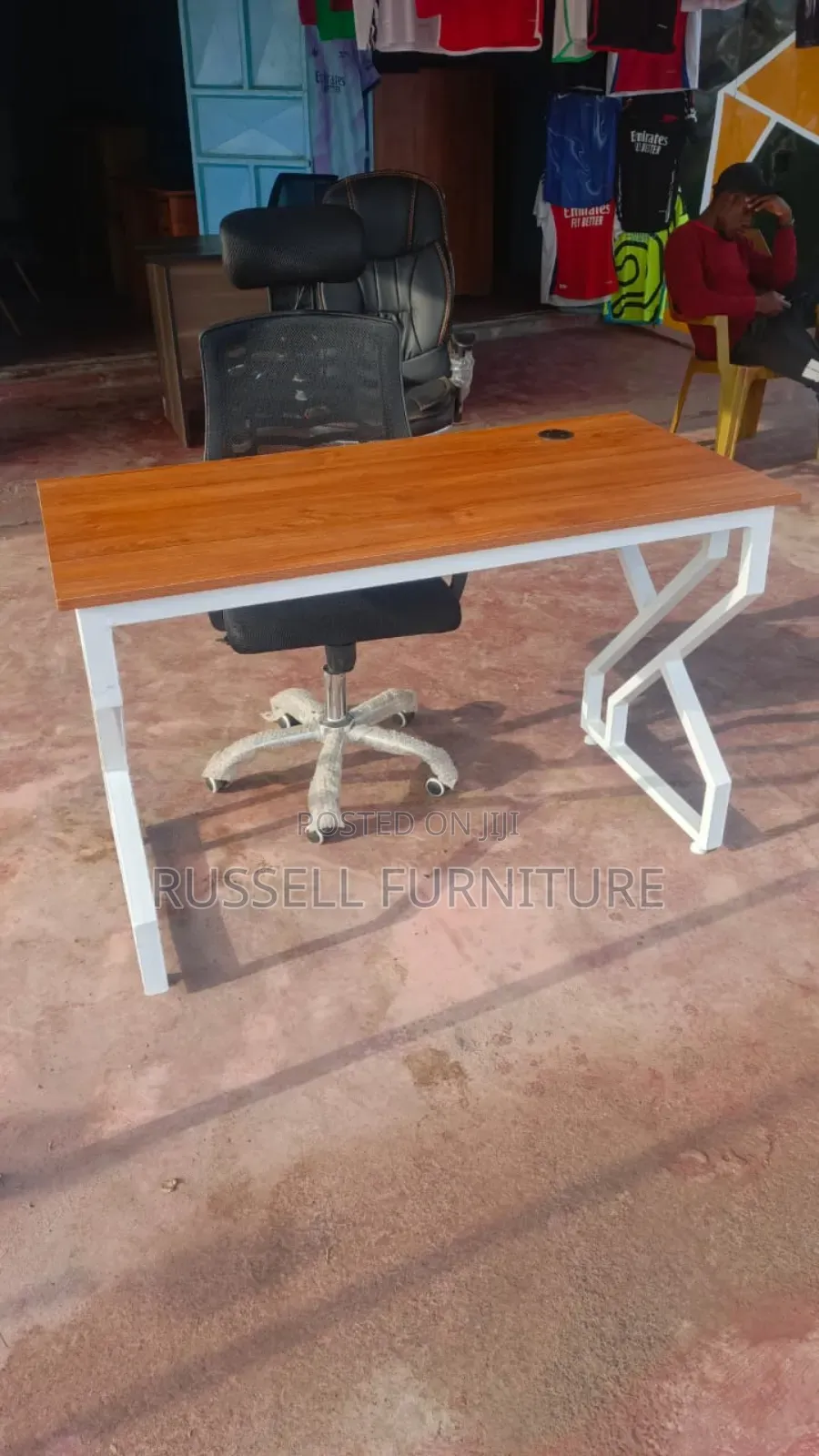 Imported Headrest Office Chair and Well Furnished Metallic