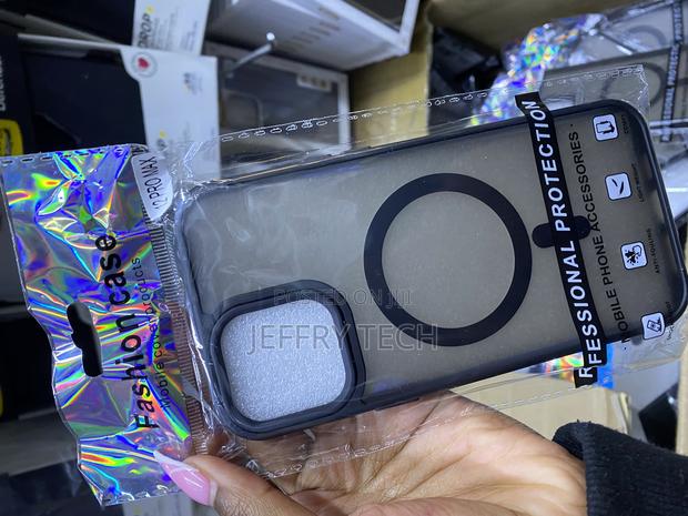 Yinlai iPhone 12 Pro Max Slim Translucent Matte Magsafe Case - thumbnail 3