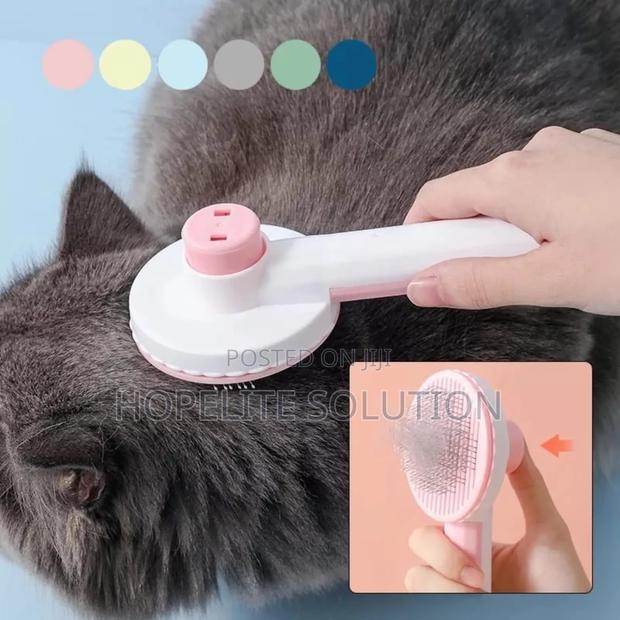 *Self Cleaning Pet Comb - main view