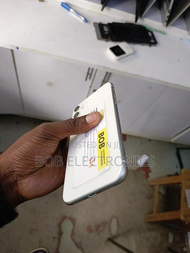 Apple iPhone 11 128 GB White - thumbnail 2