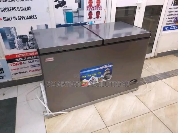 Premier 350l Two Doors Chest Freezer With Cool Pad