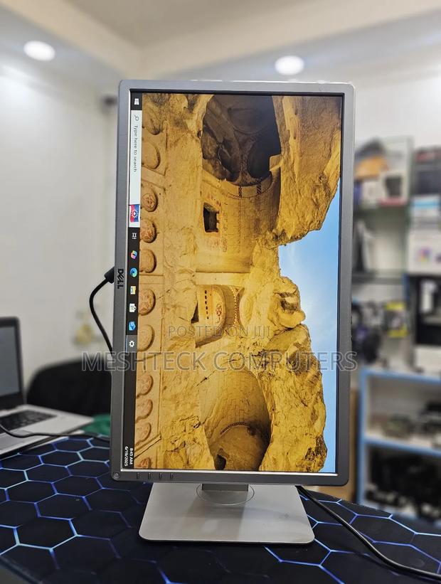 Dell P2314ht 23.5 Inch Monitor